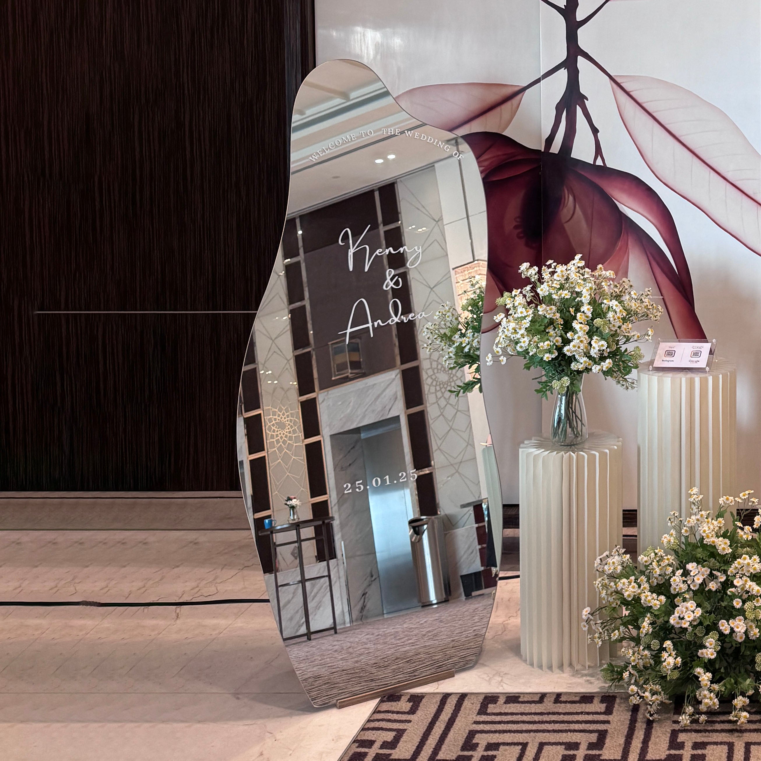 Standing Wavy Mirror 180 × 70 cm